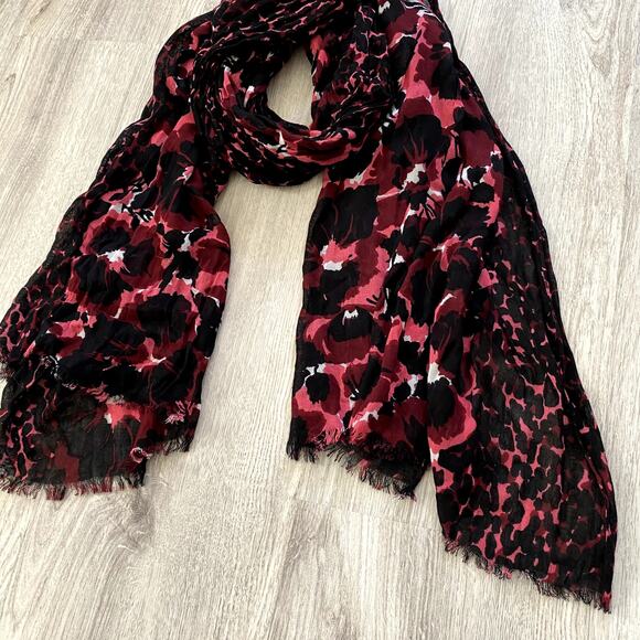 Talbots red and black floral-print Viscose Scarf, shawl, wrap with Fringe - Picture 4 of 11